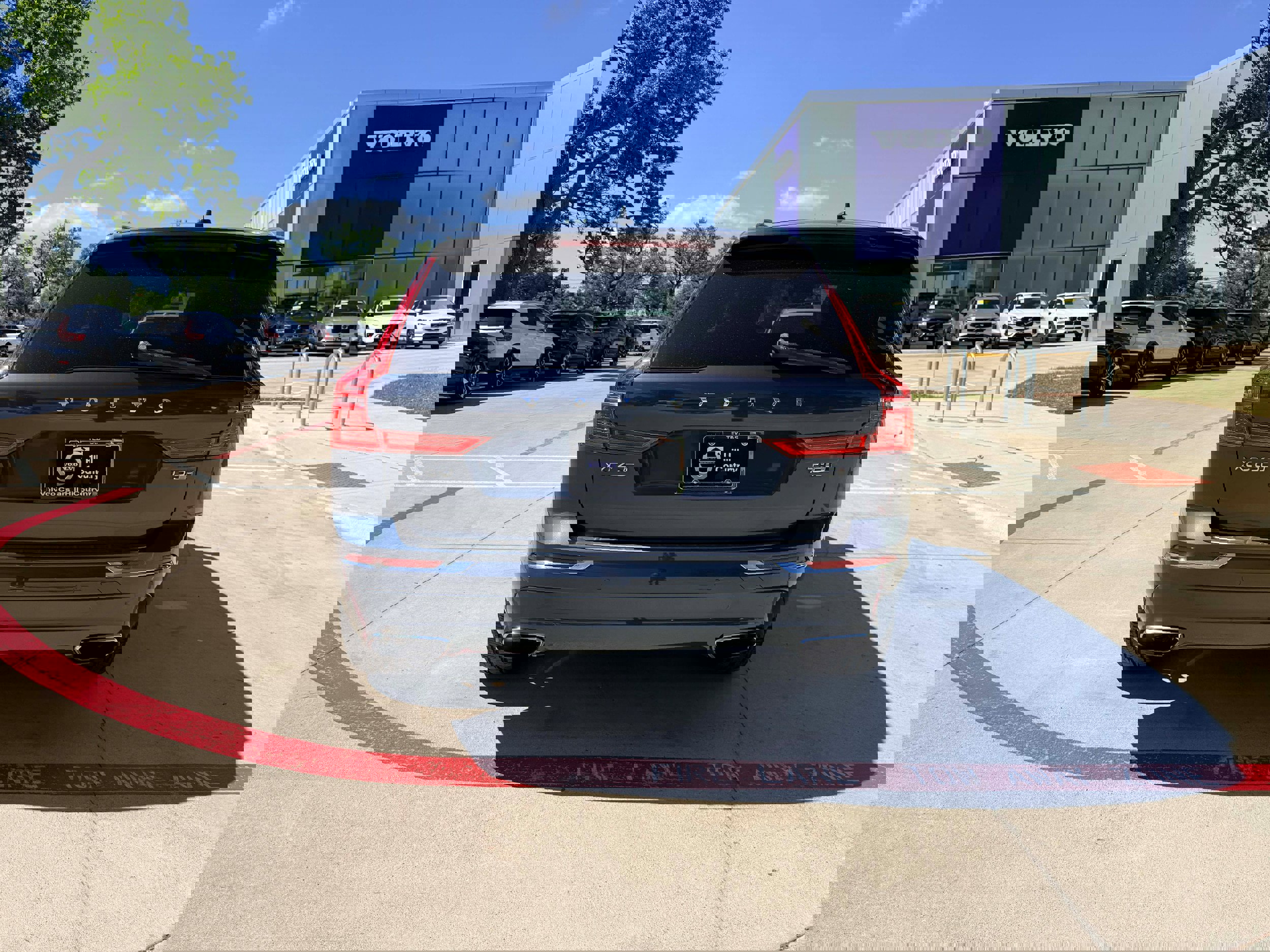 Used 2019 Volvo XC60 T5 Inscription w/ Protection Package Premier AWD/4WD image 5