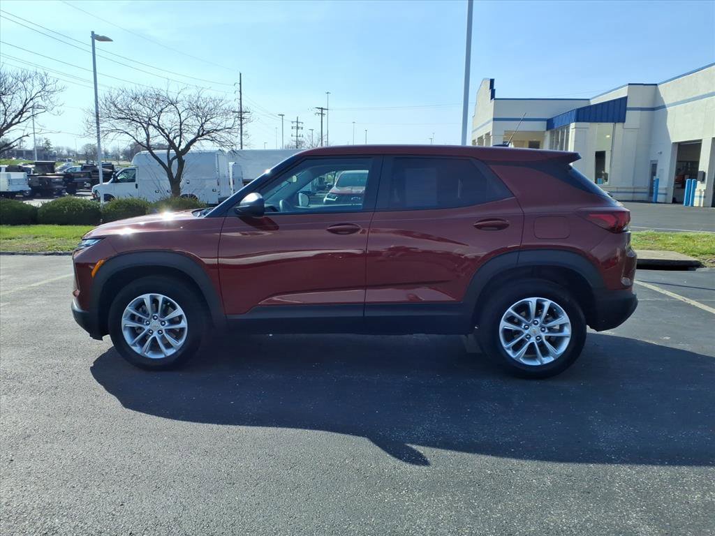 Used 2025 Chevrolet TrailBlazer LS w/ LS Convenience Package image 4