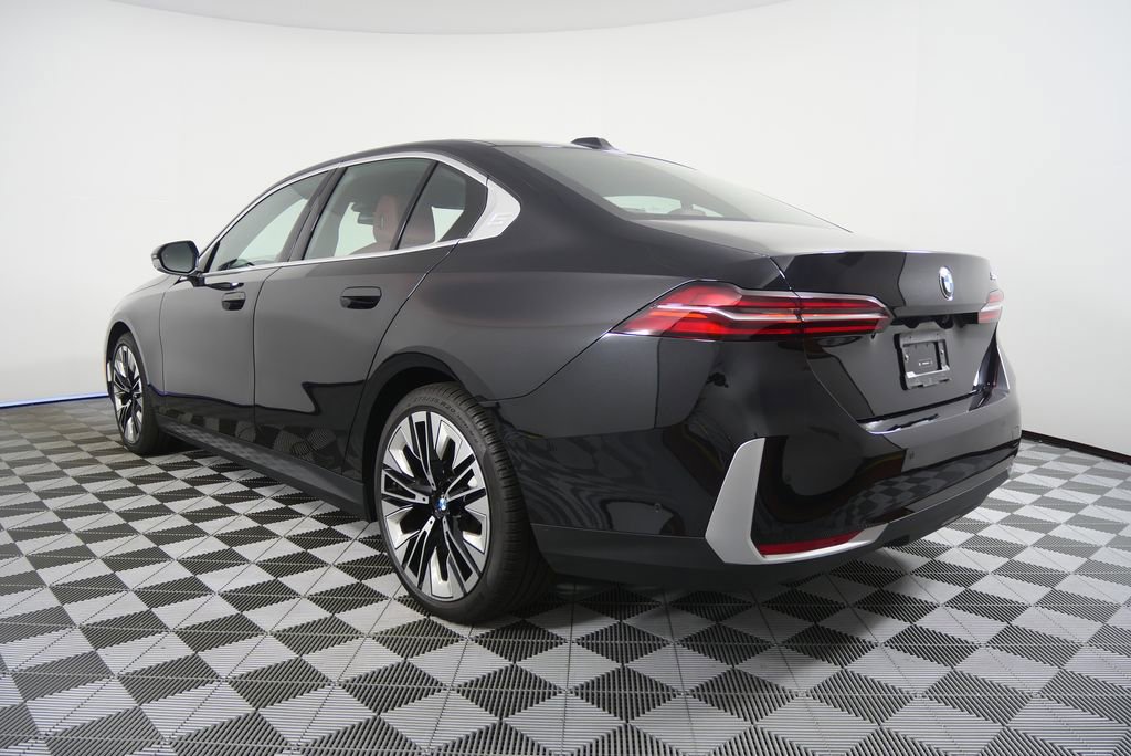 Certified 2025 BMW 530i image 5