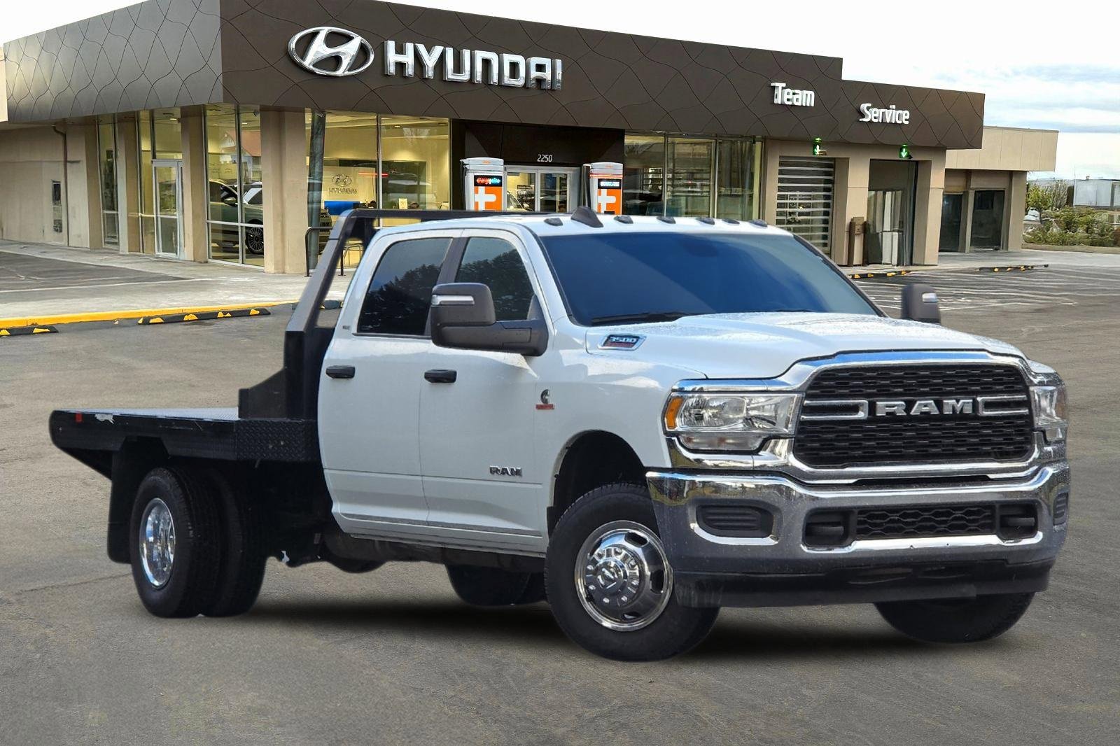 Used 2024 RAM 3500 SLT w/ Quick Order Package 2YG SLT image 2