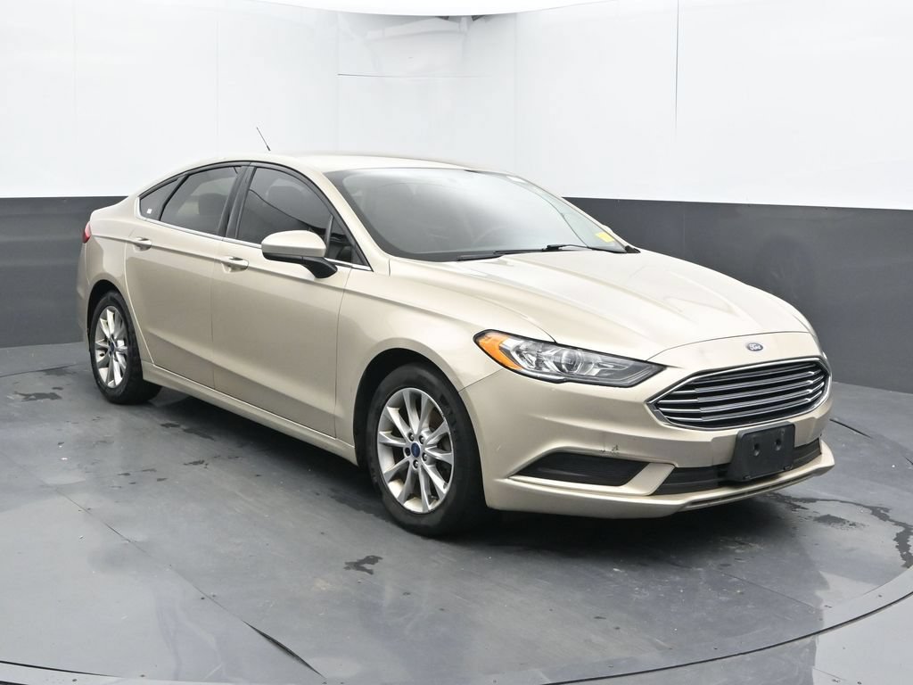 Used 2017 Ford Fusion SE FWD image 6