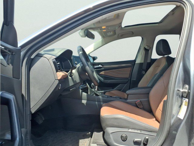 Certified 2025 Volkswagen Jetta SEL FWD image 15