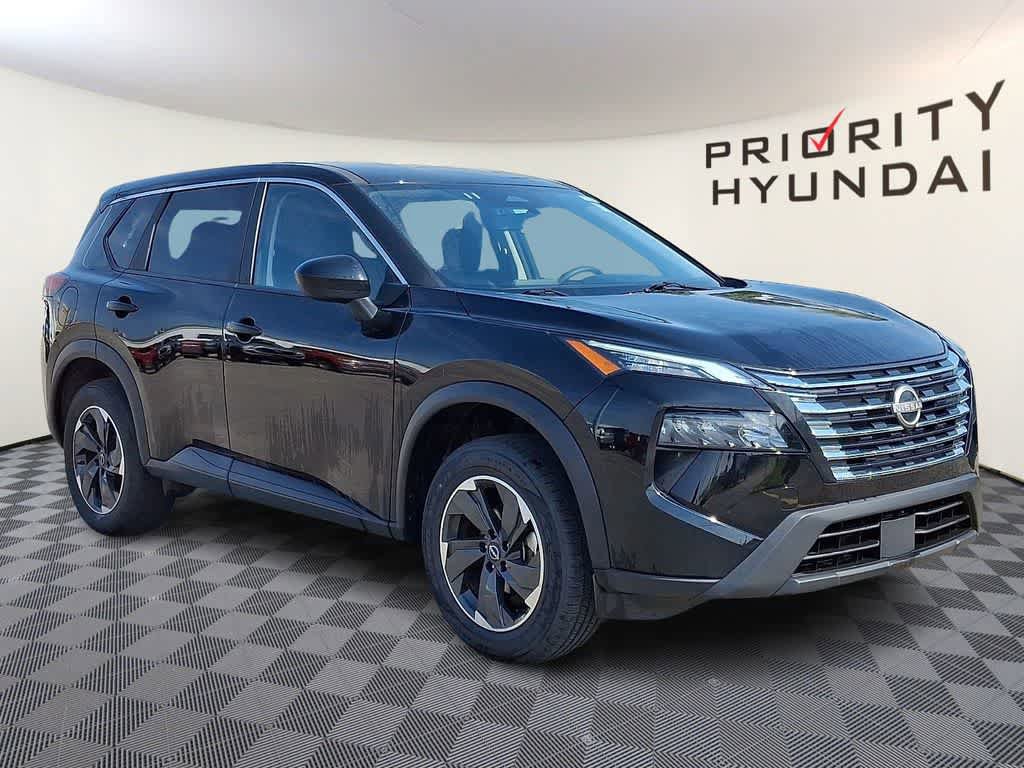 Used 2025 Nissan Rogue SV FWD image 3