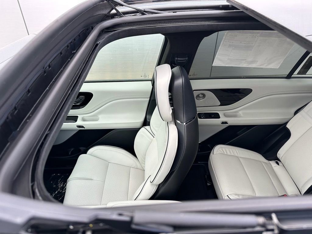 New 2026 Lincoln Aviator Black Label w/ Jet Appearance Package AWD/4WD image 6