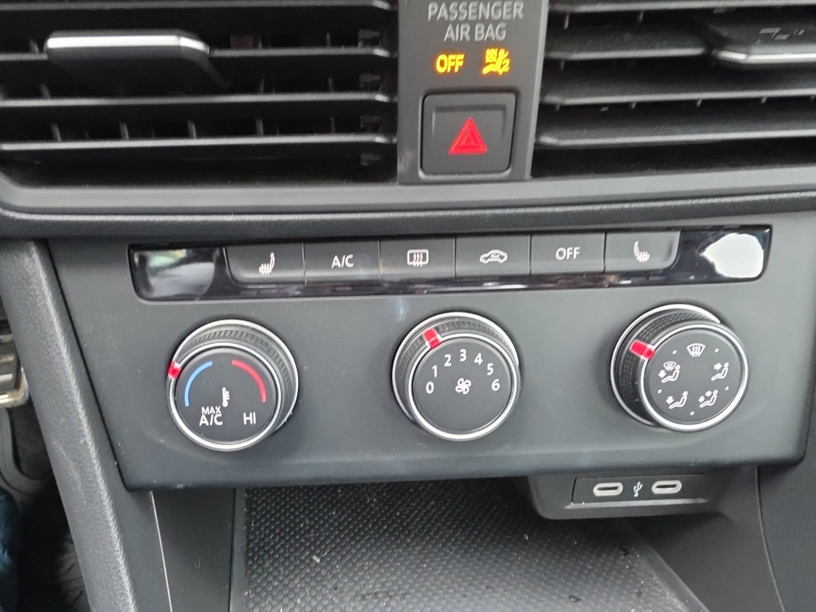 Certified 2024 Volkswagen Jetta Sport FWD image 24