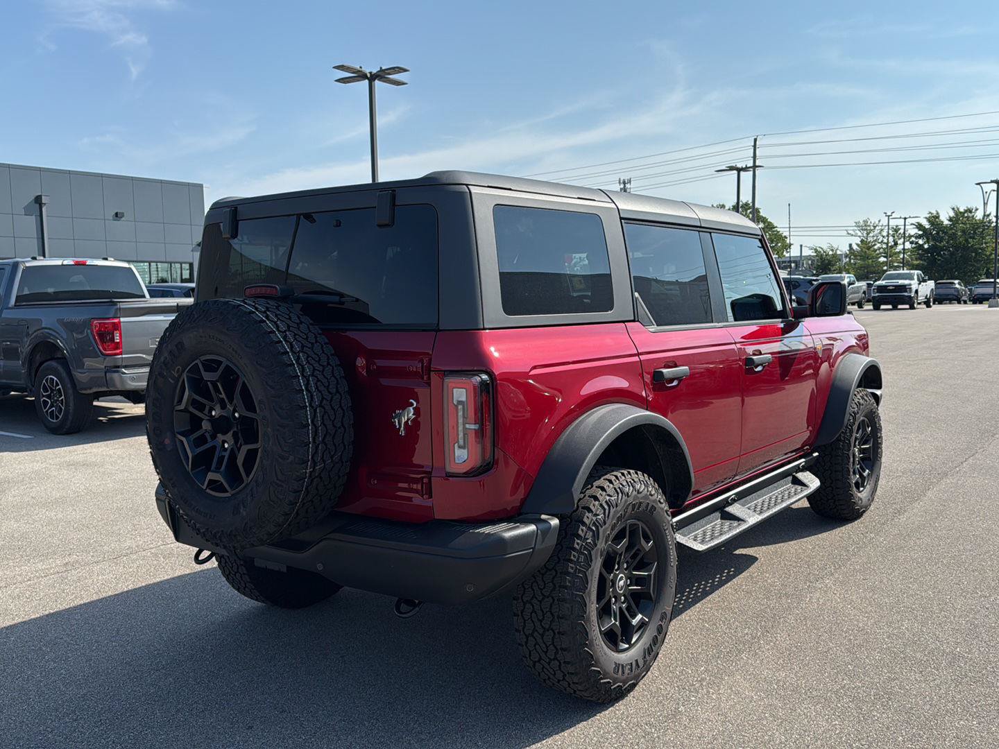 Used 2026 Ford Bronco Badlands AWD/4WD image 3