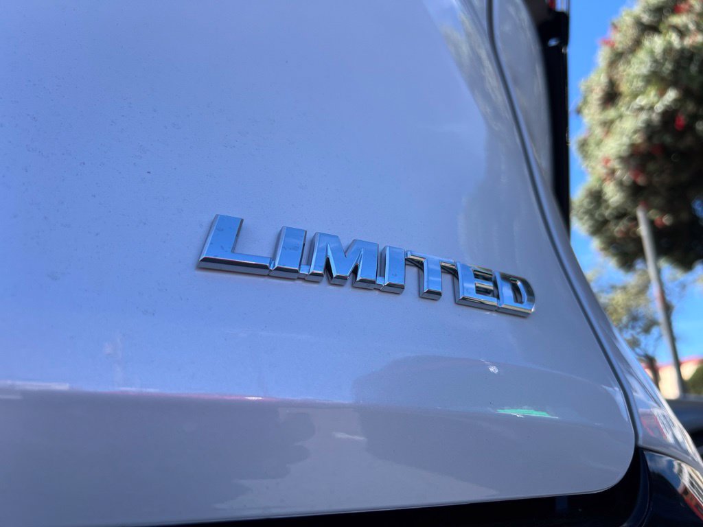 New 2026 Toyota Sienna Limited AWD/4WD image 8