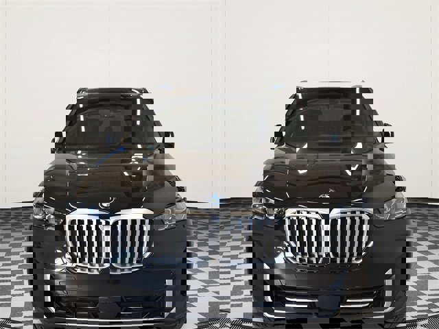 New 2026 BMW X5 xDrive50e w/ Premium Package image 3