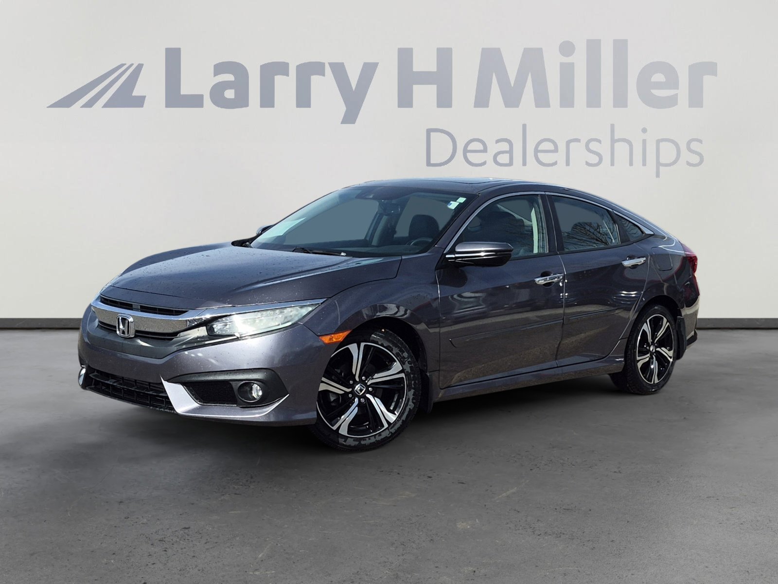Used 2016 Honda Civic Touring image 1