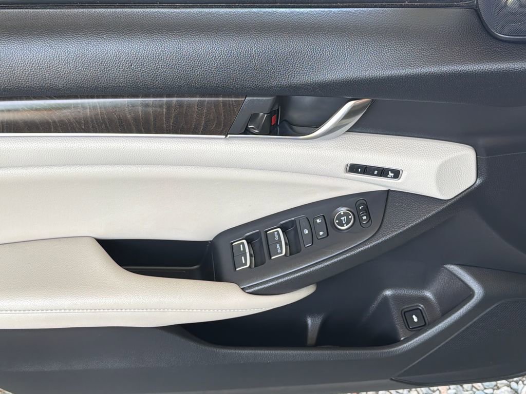 Used 2020 Honda Accord EX-L image 3