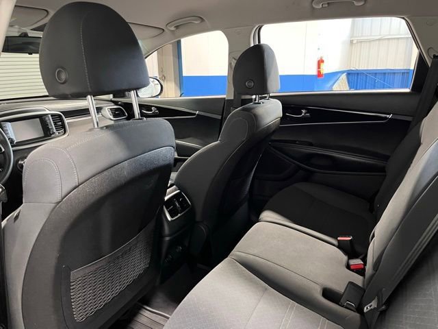 Used 2020 Kia Sorento AWD V6 image 17