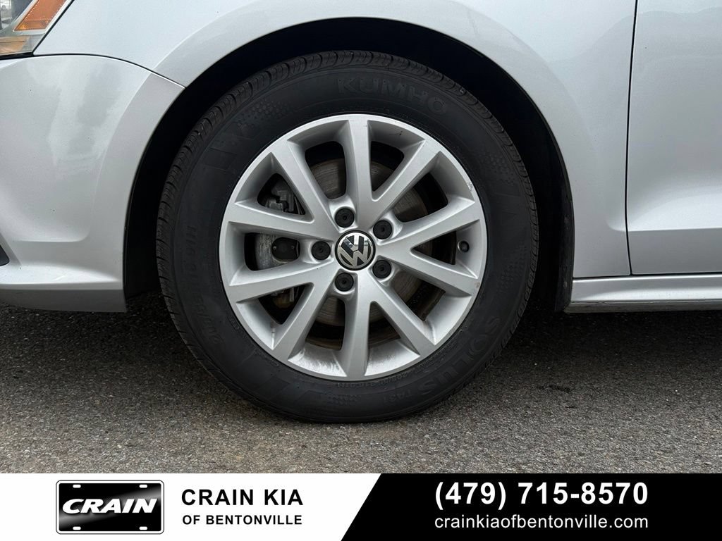 Used 2015 Volkswagen Jetta SE FWD image 32