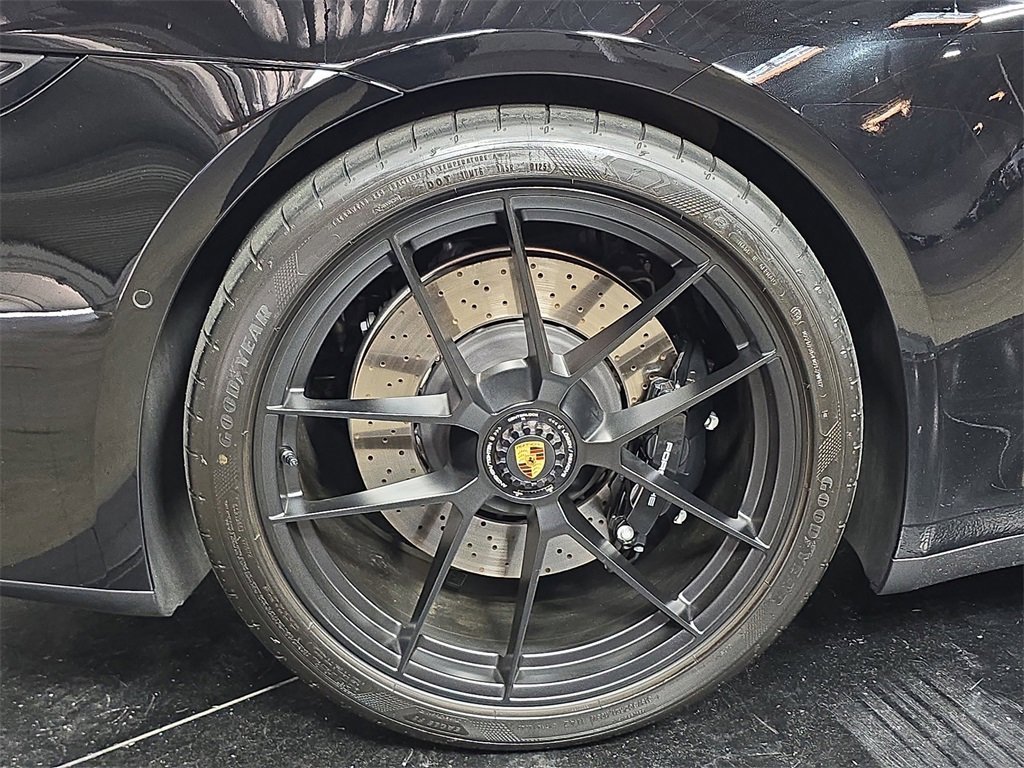 Used 2025 Porsche 911 Targa 4 GTS image 29