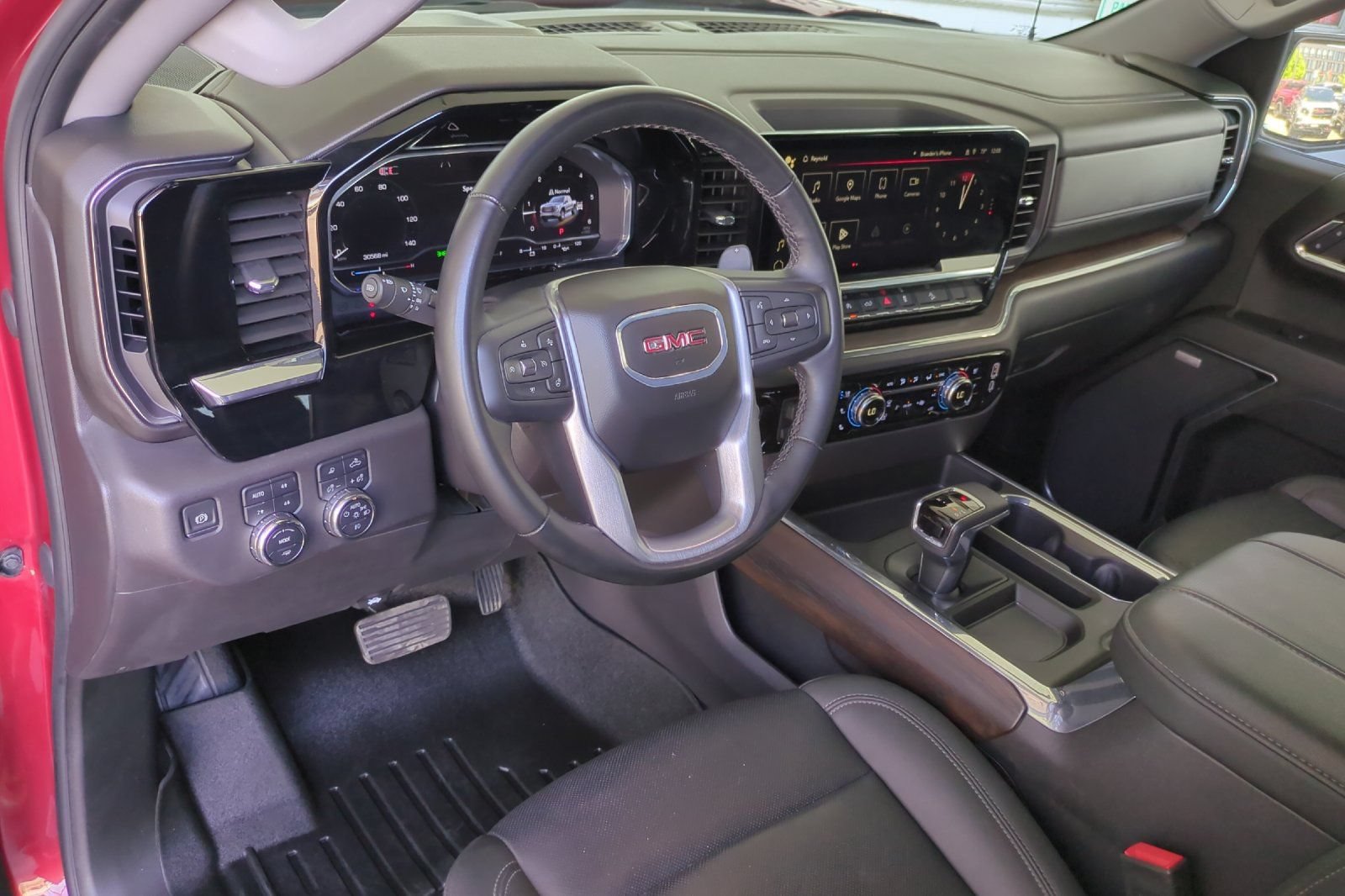 Used 2024 GMC Sierra 1500 SLT w/ SLT Premium Package AWD/4WD image 9