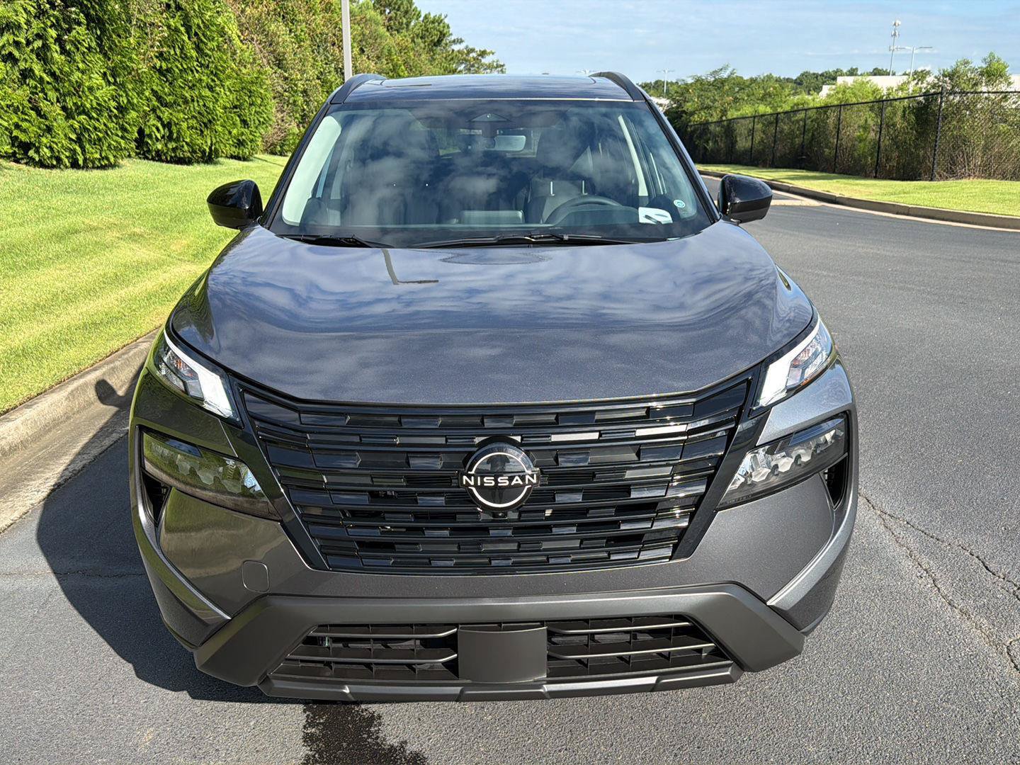 New 2026 Nissan Rogue Dark Armor FWD image 8