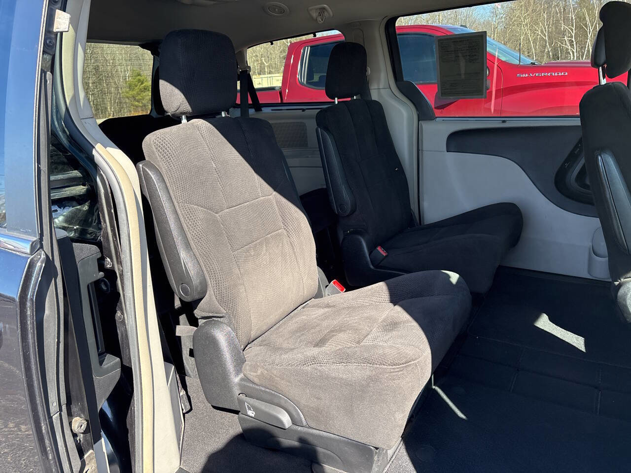 Used 2013 Dodge Grand Caravan Crew w/ Entertainment Group 1 FWD image 9