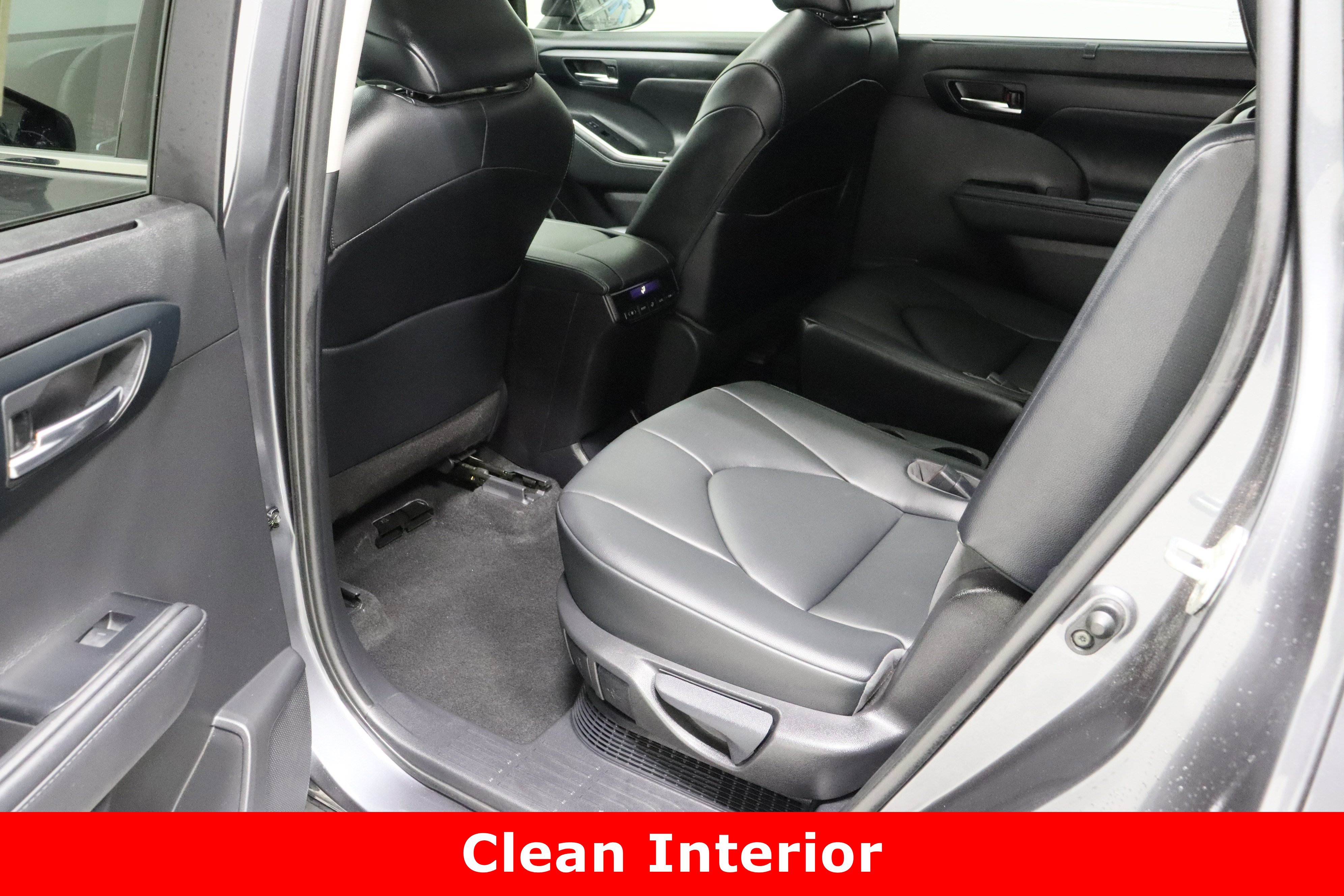 Used 2020 Toyota Highlander XLE image 29