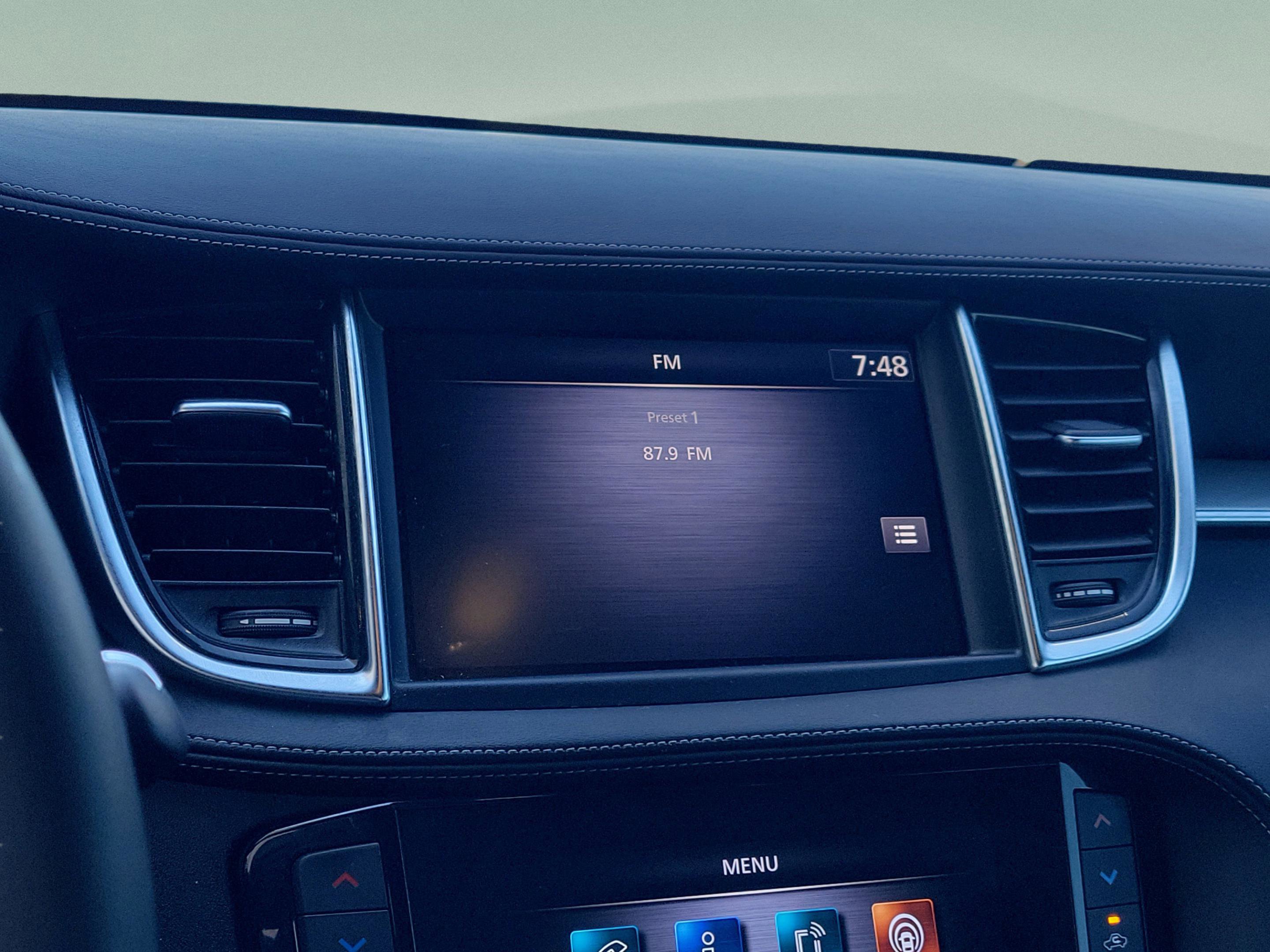 Used 2021 INFINITI QX50 Luxe w/ Appearance Package image 17