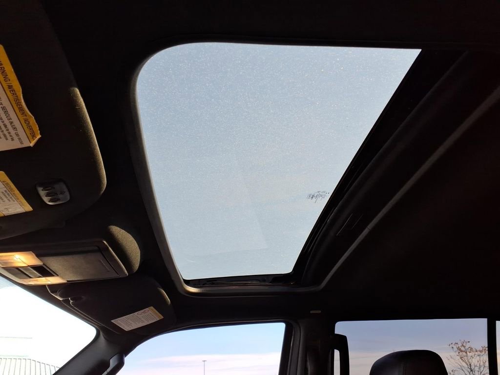 Used 2017 Lincoln Navigator L Select RWD image 11