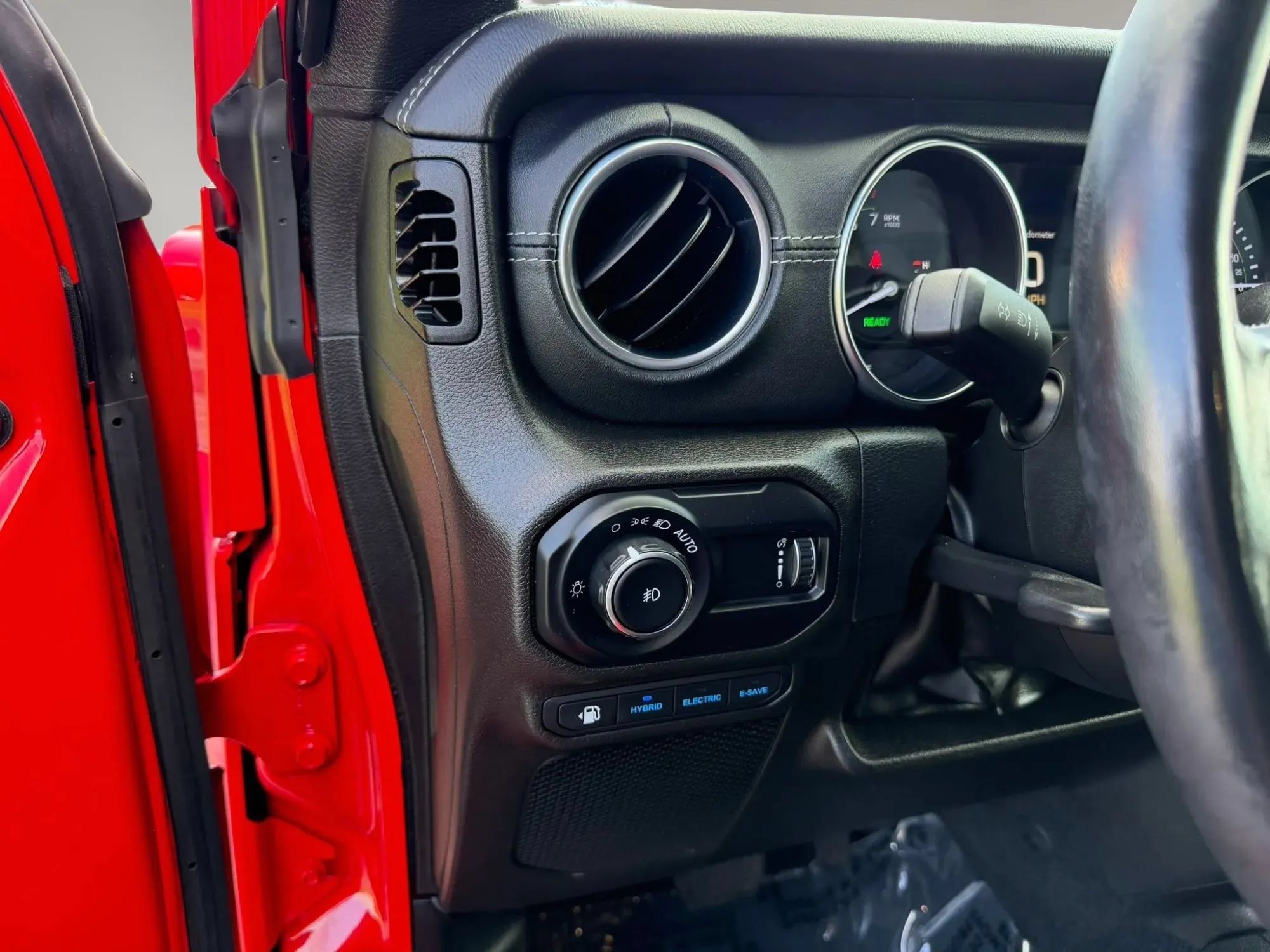Used 2023 Jeep Wrangler Unlimited Sahara w/ Cold Weather Group AWD/4WD image 12