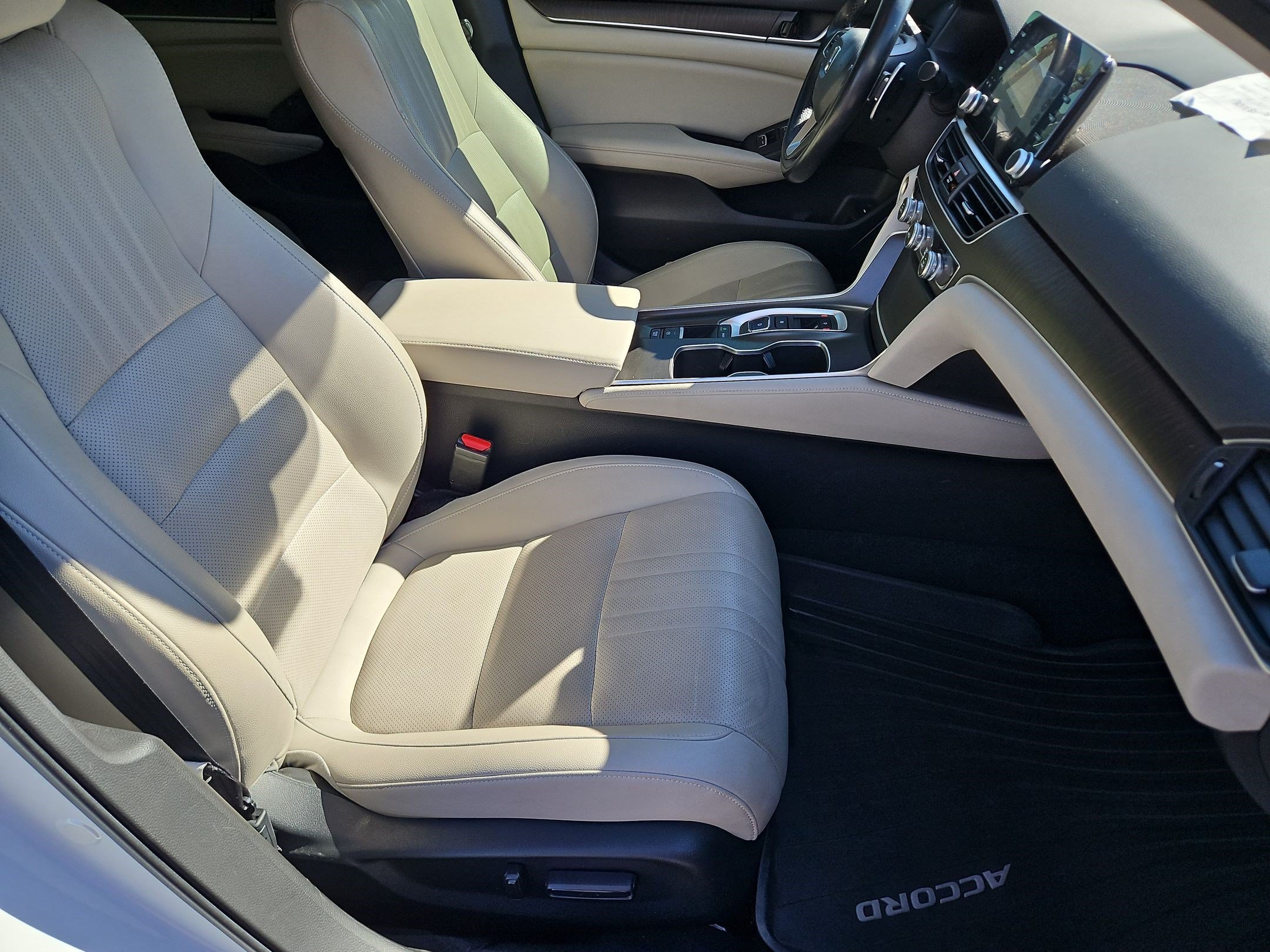 Used 2022 Honda Accord Touring image 30