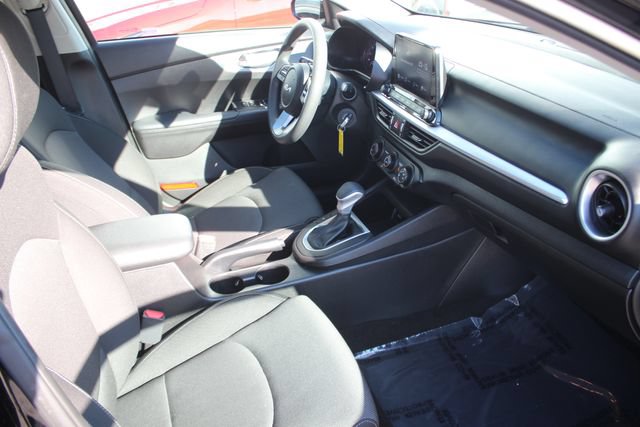 Used 2023 Kia Forte LXS FWD image 32