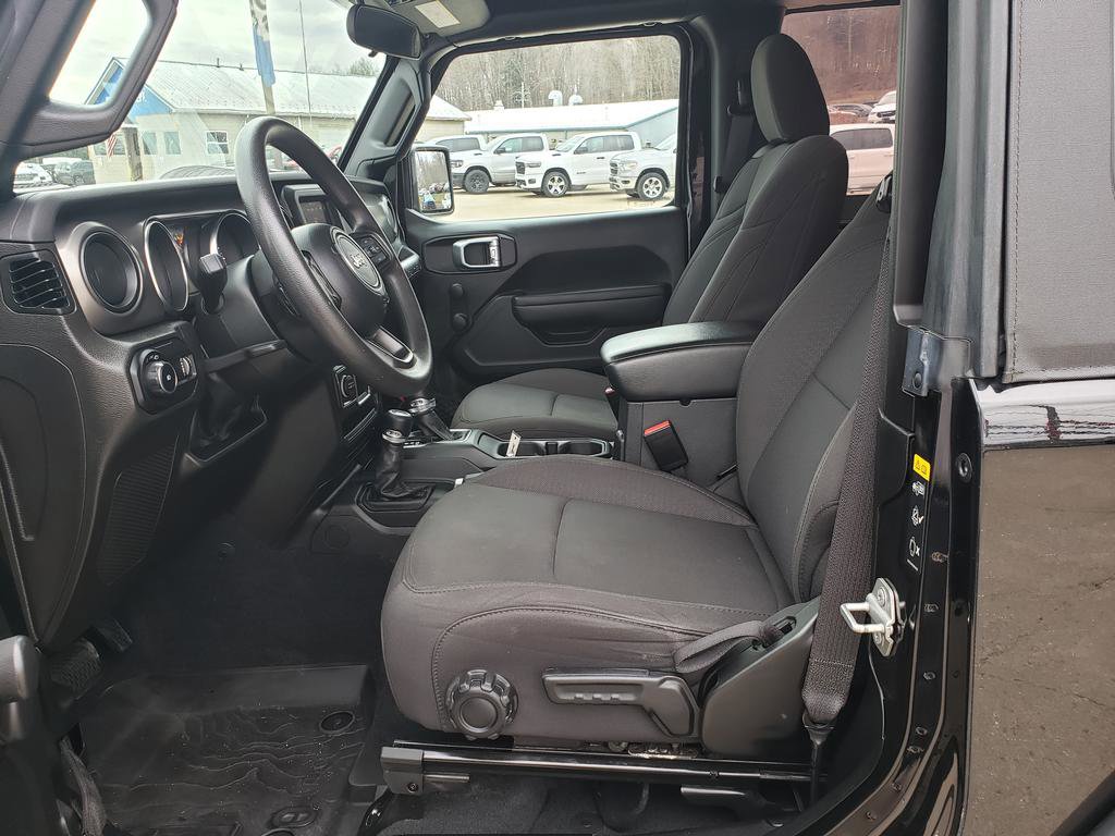 Used 2023 Jeep Wrangler Sport AWD/4WD image 10