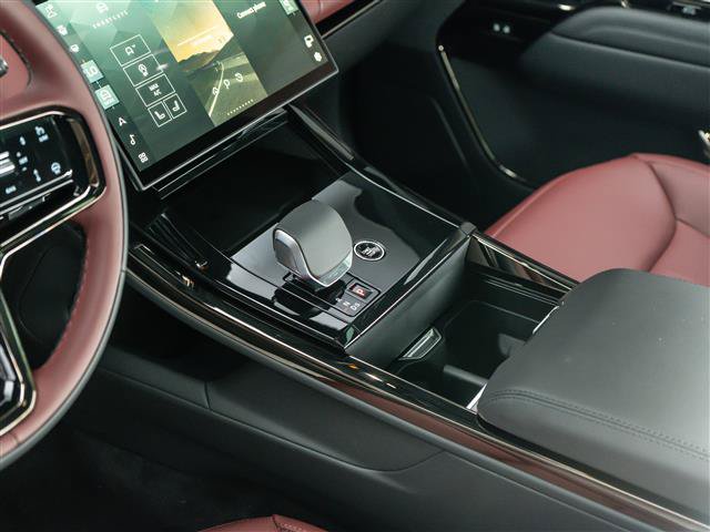 New 2026 Land Rover Range Rover Autobiography AWD/4WD image 25