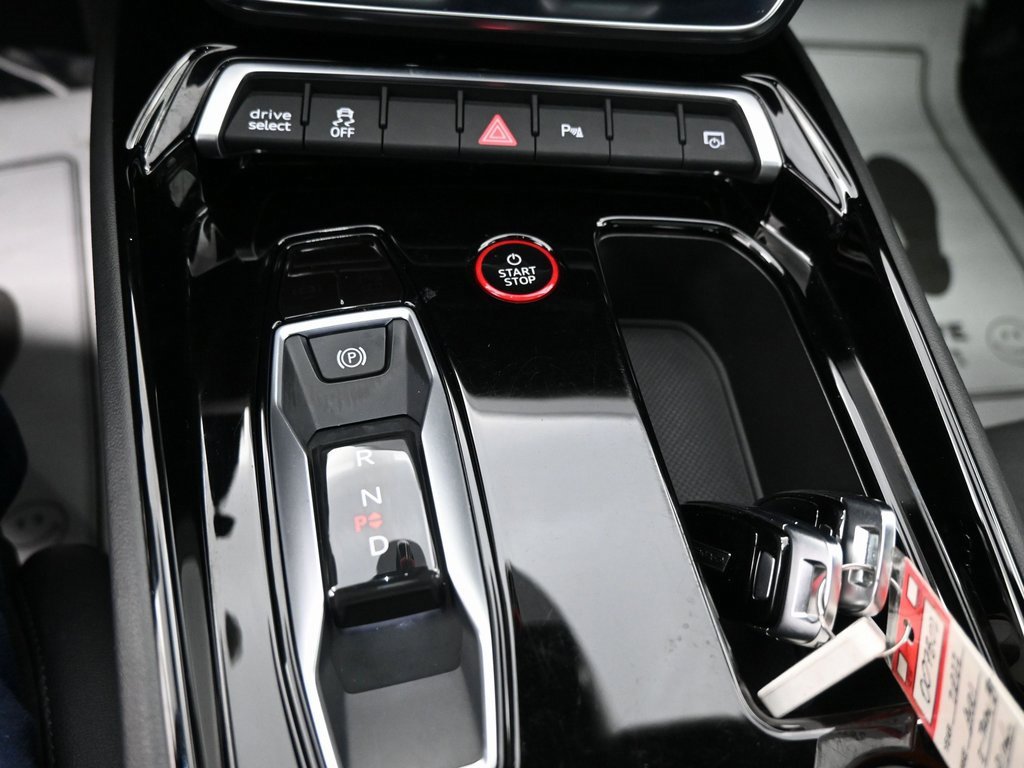 Used 2022 Audi e-tron GT Premium Plus image 15
