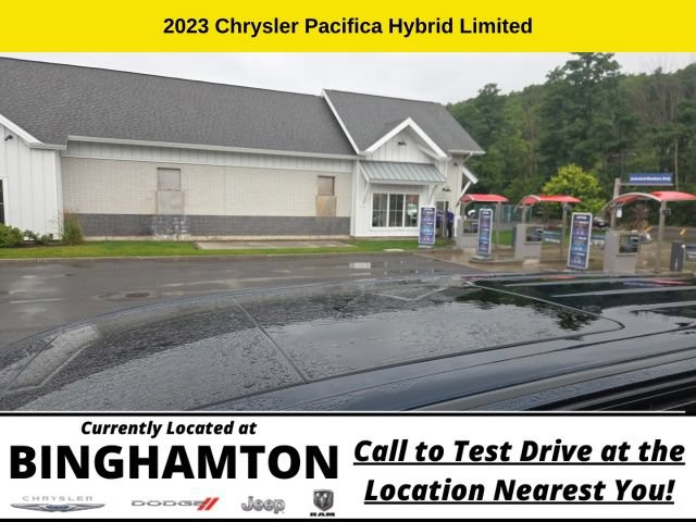 Used 2023 Chrysler Pacifica Limited FWD image 13