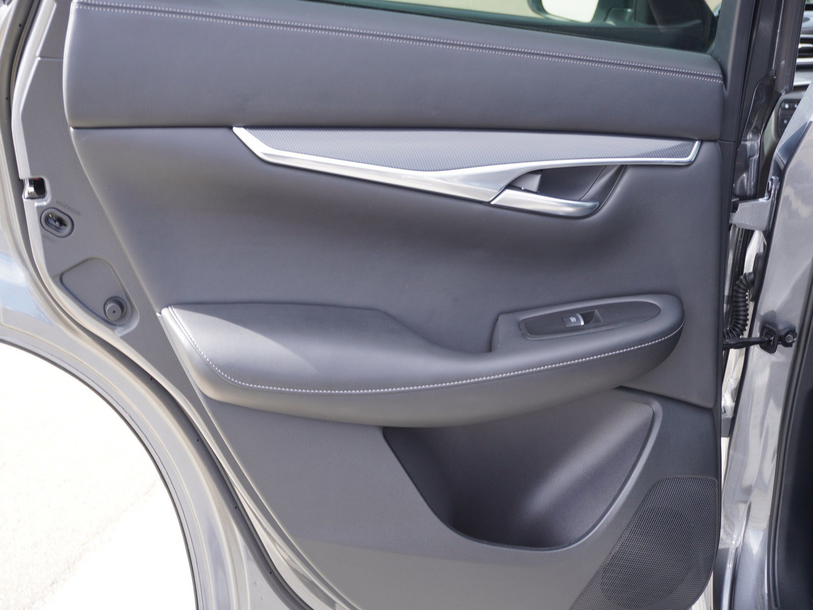 Used 2023 INFINITI QX50 Sport image 13