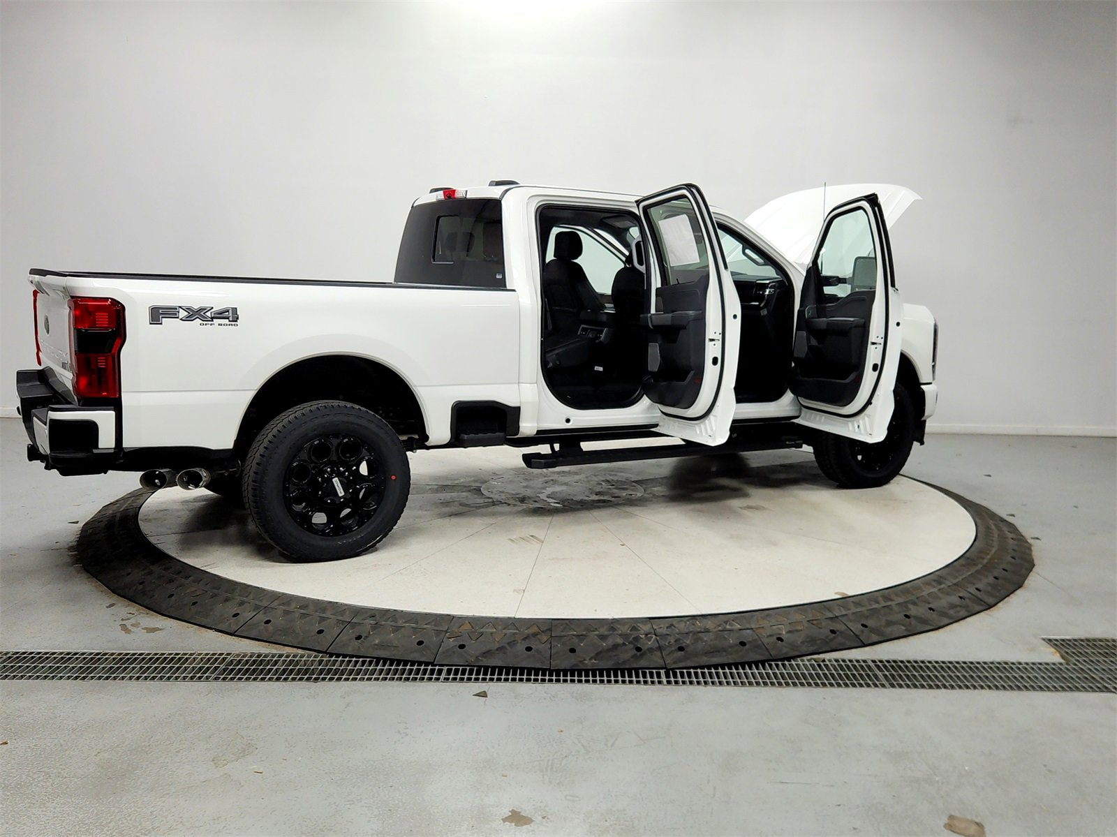 New 2026 Ford F350 Lariat w/ Black Appearance Package image 15