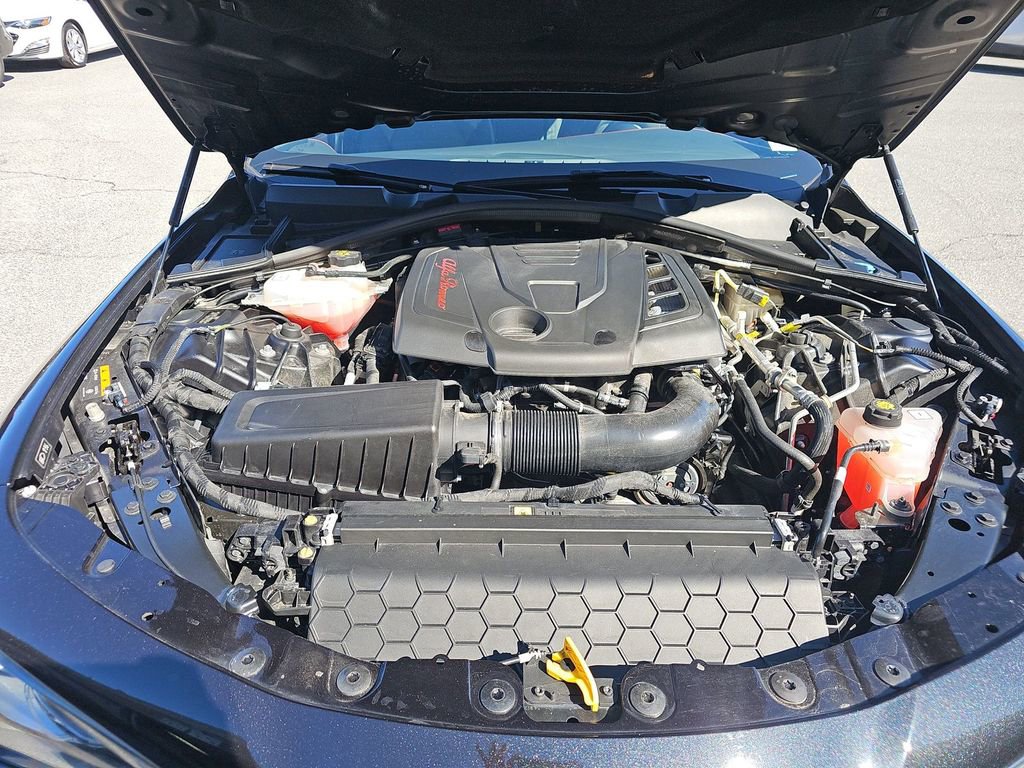 Used 2023 Alfa Romeo Giulia Estrema image 5