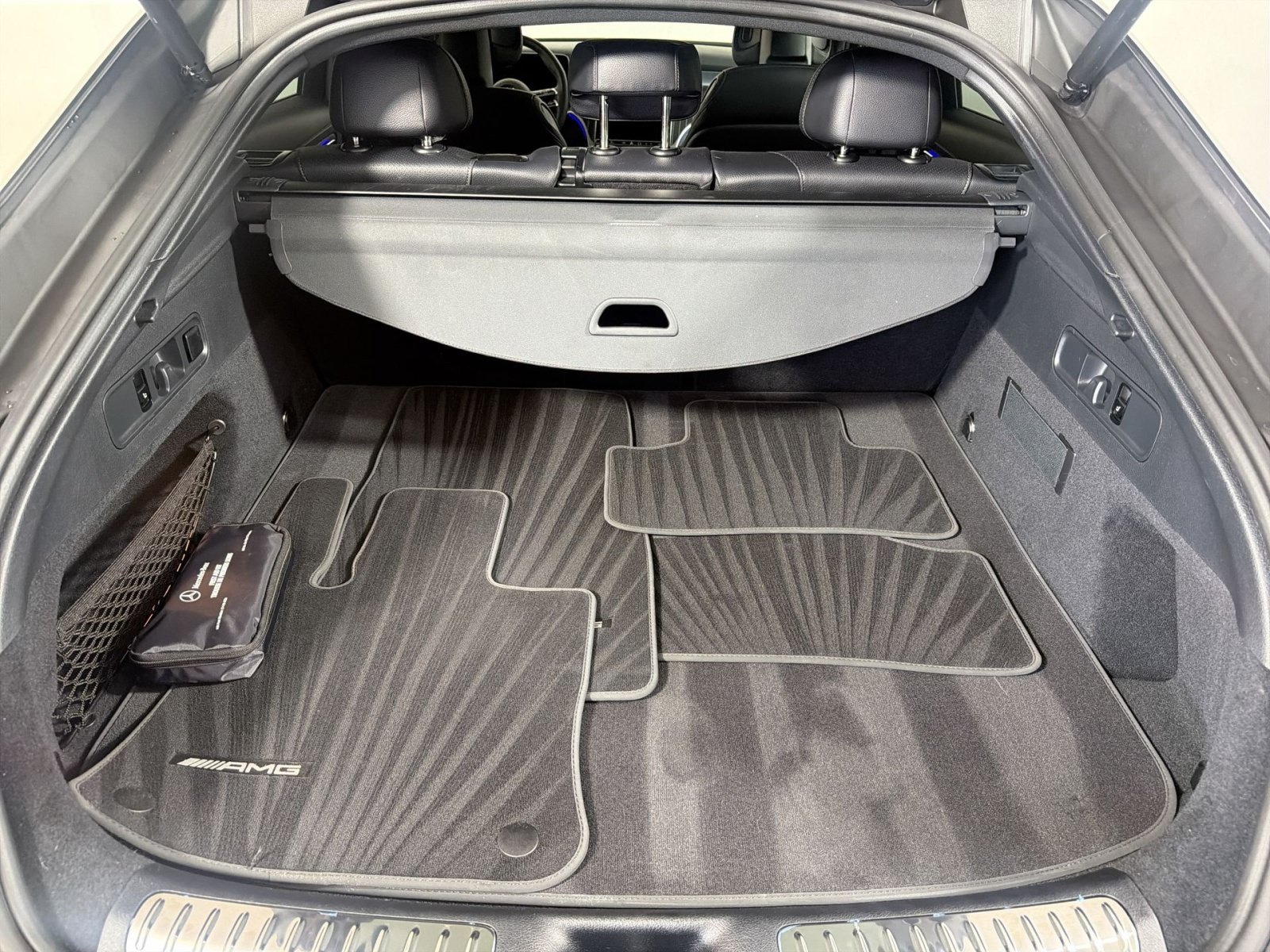 Used 2025 Mercedes-Benz GLC 300 4MATIC image 26
