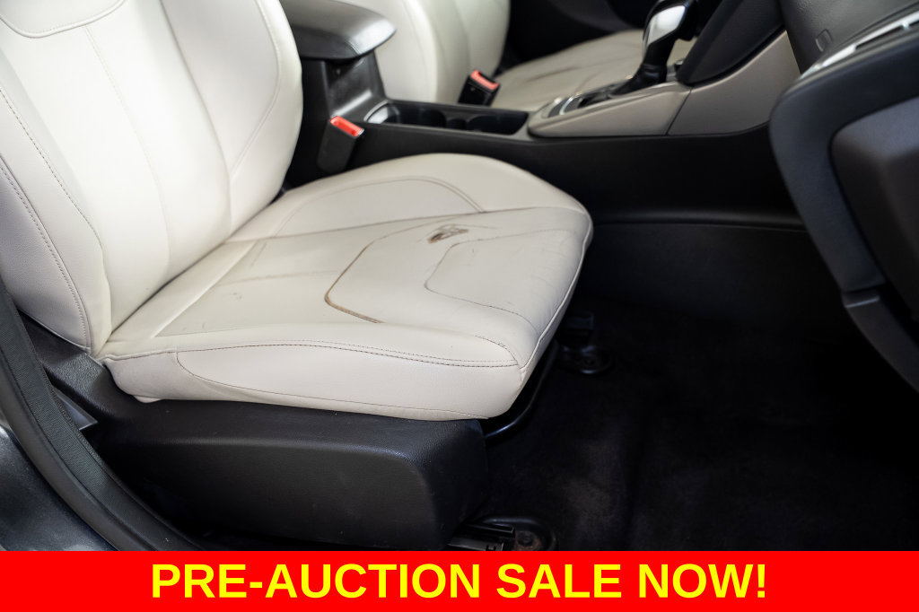 Used 2017 Ford Focus Titanium FWD image 23