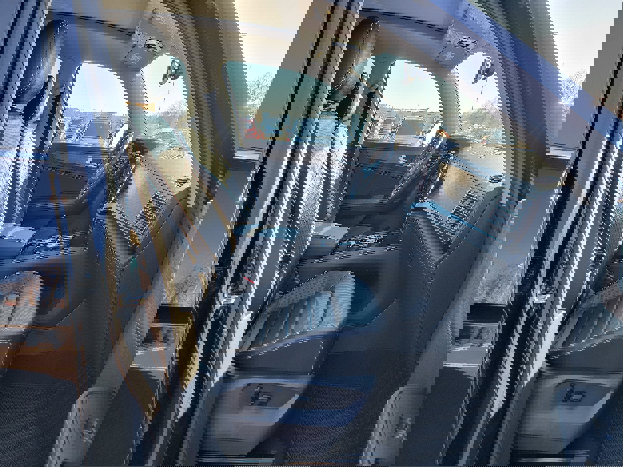 Used 2024 Volkswagen Atlas SEL image 30