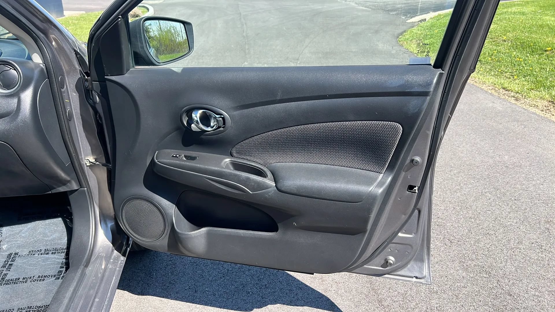 Used 2016 Nissan Versa SV FWD image 18