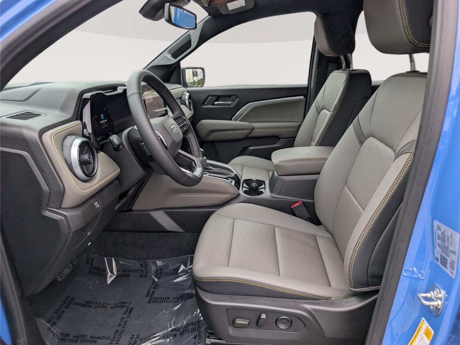 Used 2026 Chevrolet Colorado ZR2 w/ Midnight Edition AWD/4WD image 17