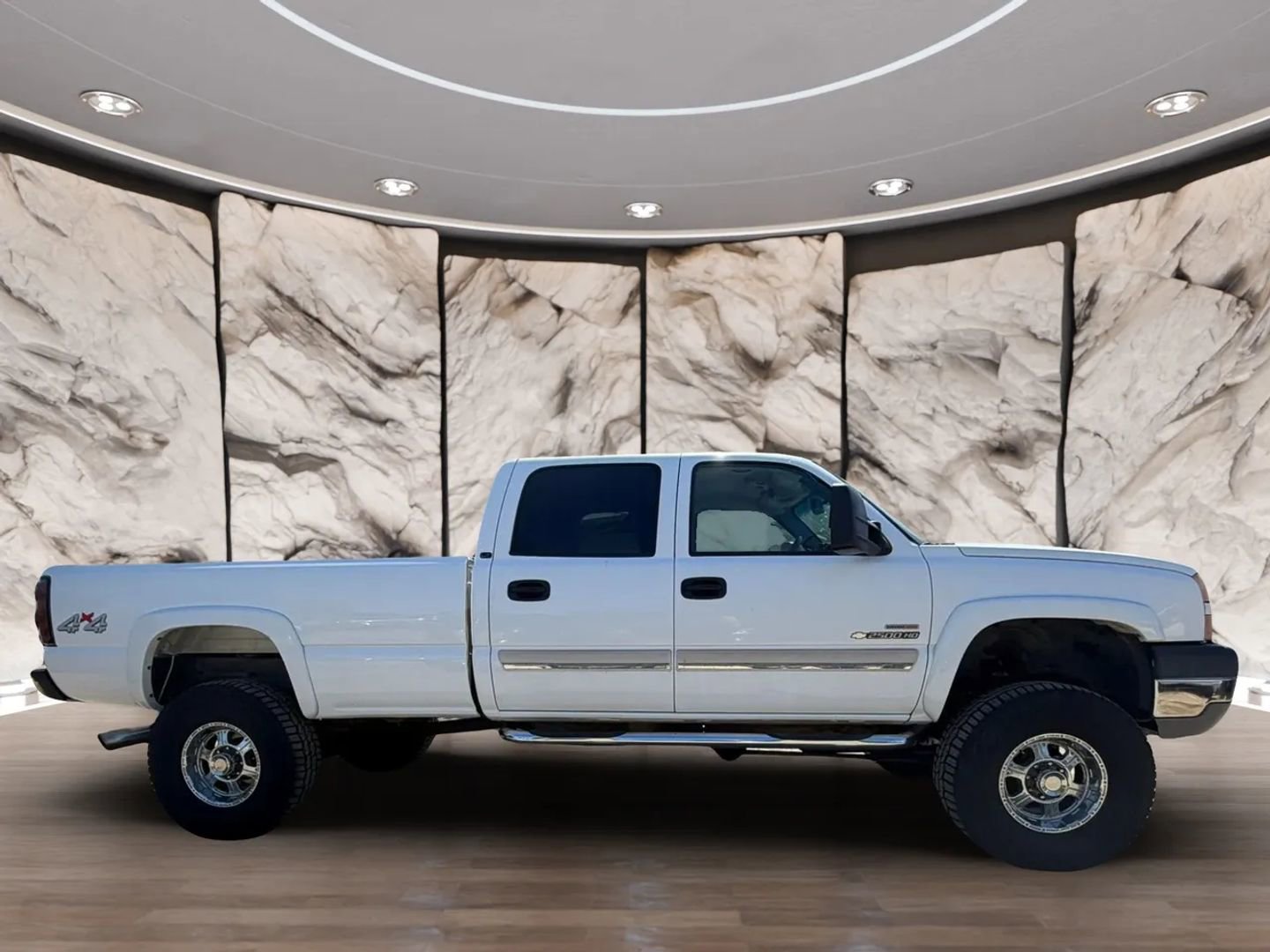 Used 2005 Chevrolet Silverado 2500 LT w/ Heavy-Duty Power Package AWD/4WD image 4