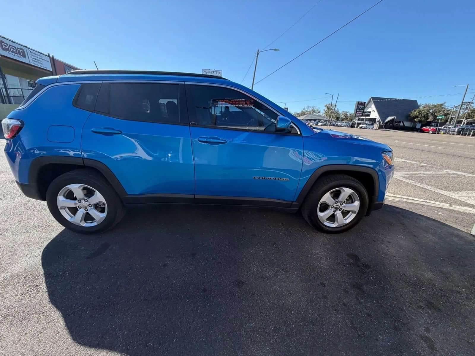 Used 2019 Jeep Compass Latitude FWD image 10