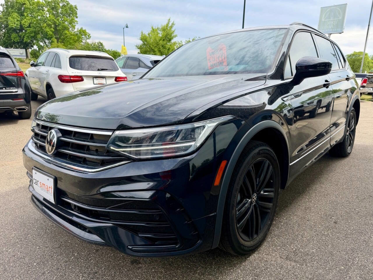 Used 2022 Volkswagen Tiguan SE R-Line AWD/4WD image 6