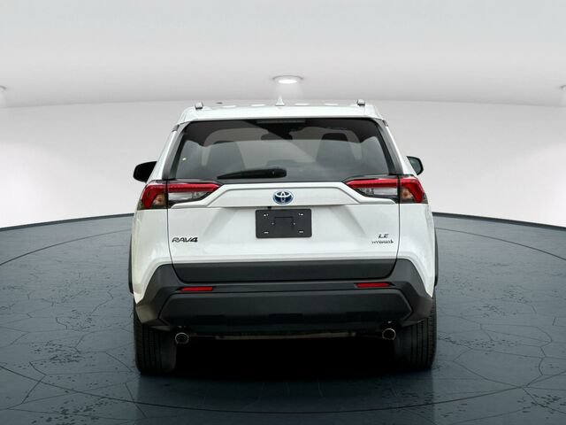 Used 2021 Toyota RAV4 LE AWD/4WD image 5