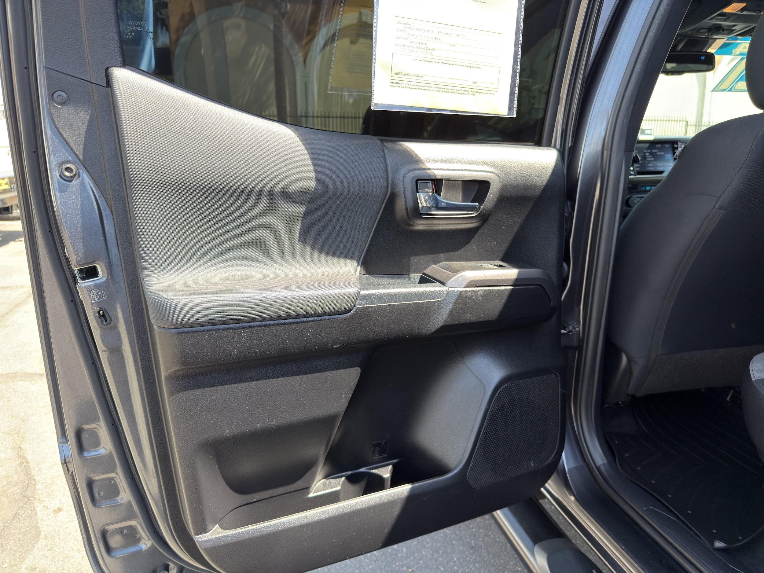 Used 2021 Toyota Tacoma TRD Off-Road w/ Technology Package AWD/4WD image 21