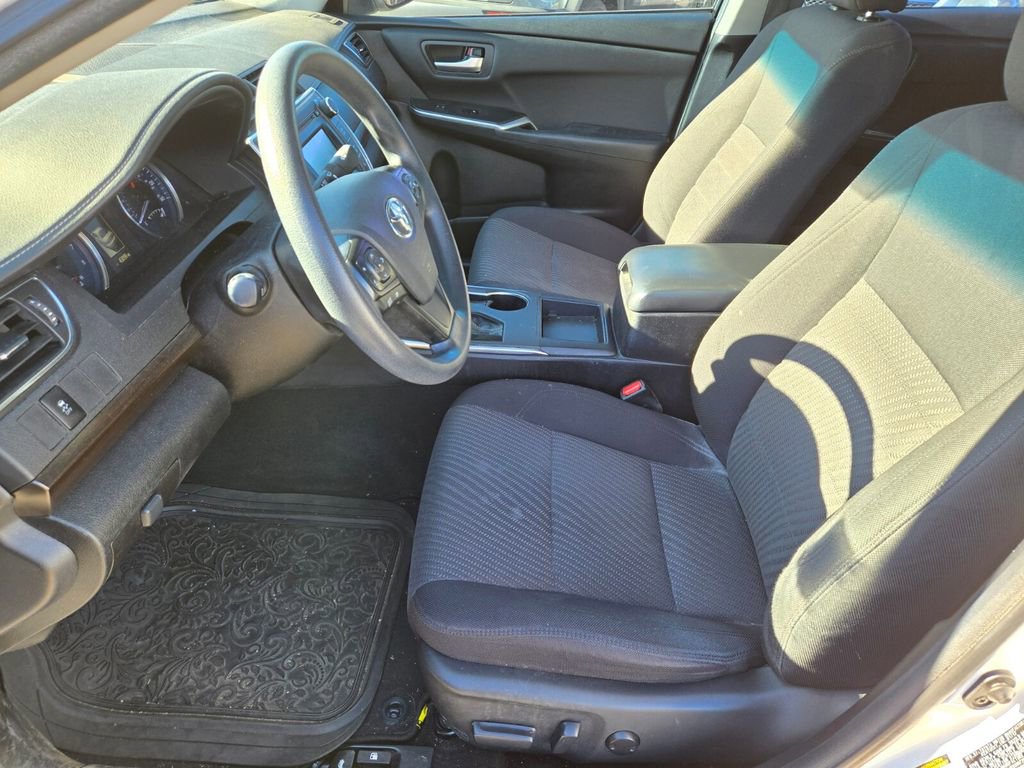 Used 2017 Toyota Camry LE image 6