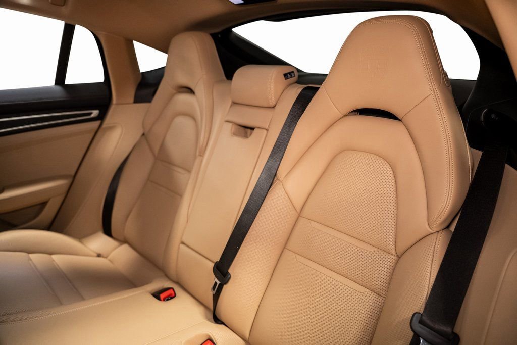 Used 2023 Porsche Panamera Platinum Edition image 36