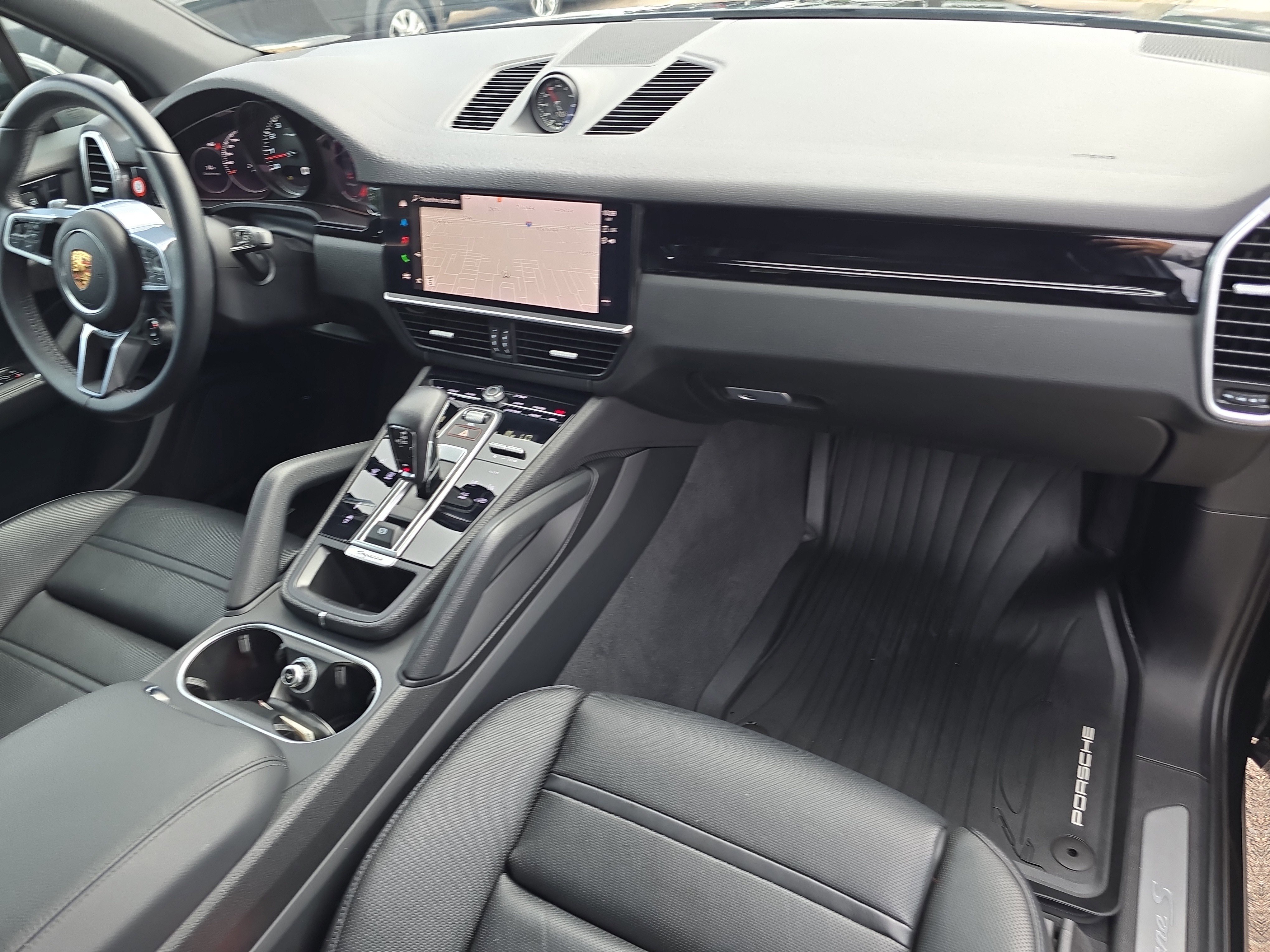 Used 2023 Porsche Cayenne S Platinum image 10