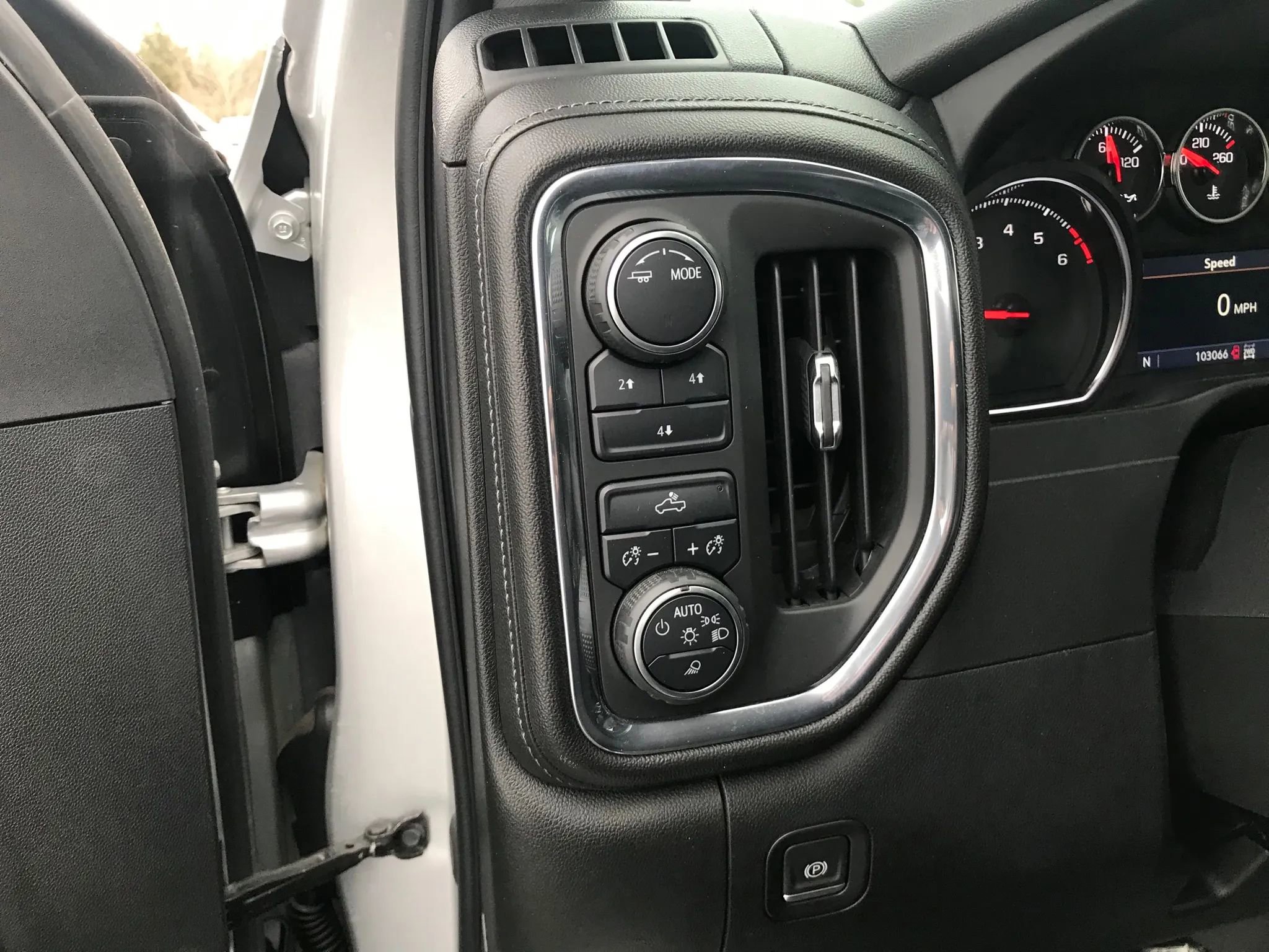 Used 2020 Chevrolet Silverado 2500 LT w/ Fleet Comfort Package image 13