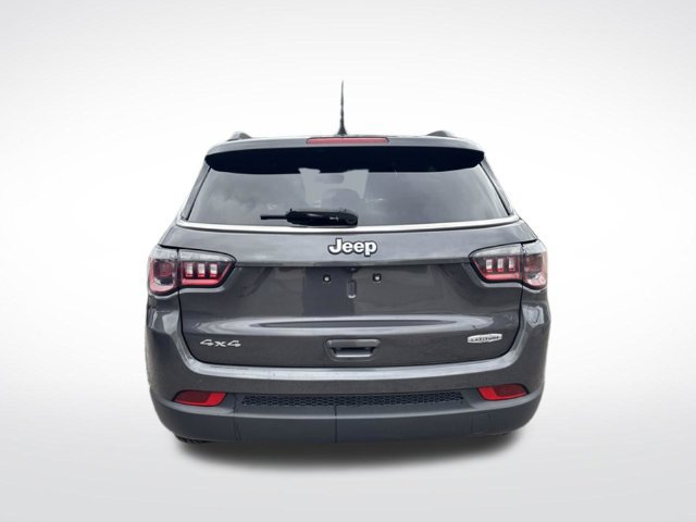 Used 2024 Jeep Compass Latitude AWD/4WD image 4