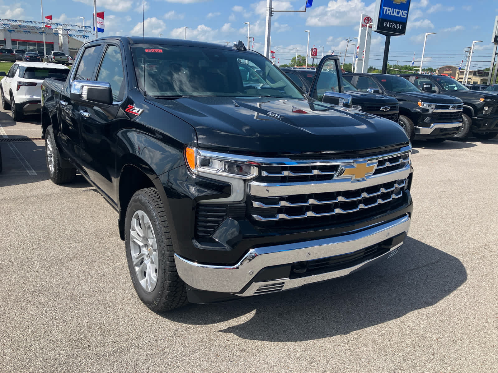 New 2026 Chevrolet Silverado 1500 LTZ AWD/4WD image 1