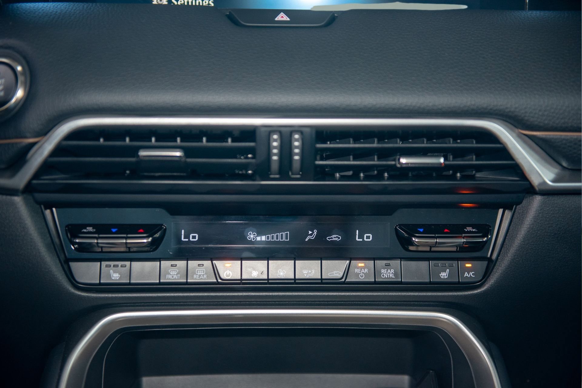 Used 2025 MAZDA CX-90 3.3 Turbo w/ Premium Sport Pkg image 23